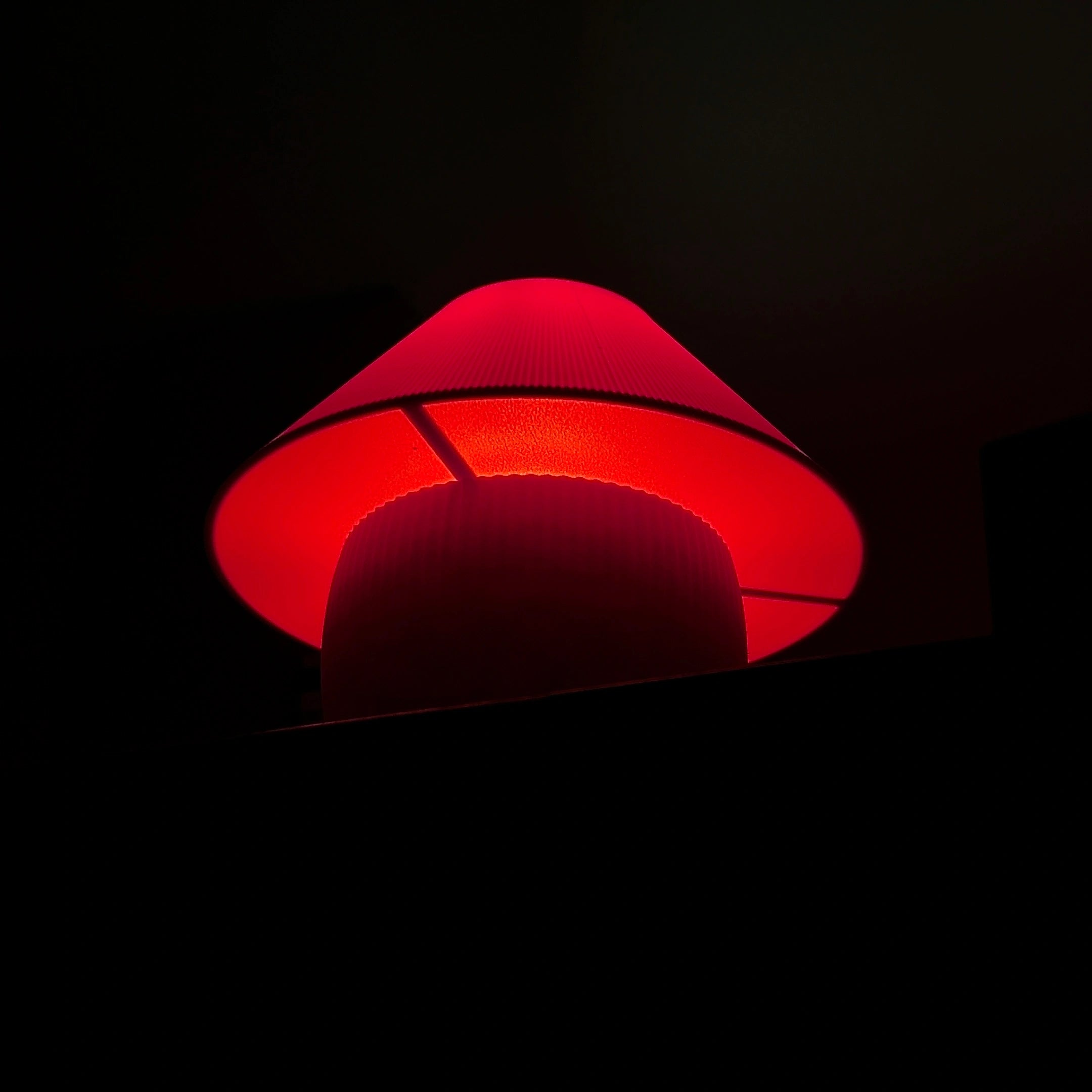 Maia Lamp - Fire Red