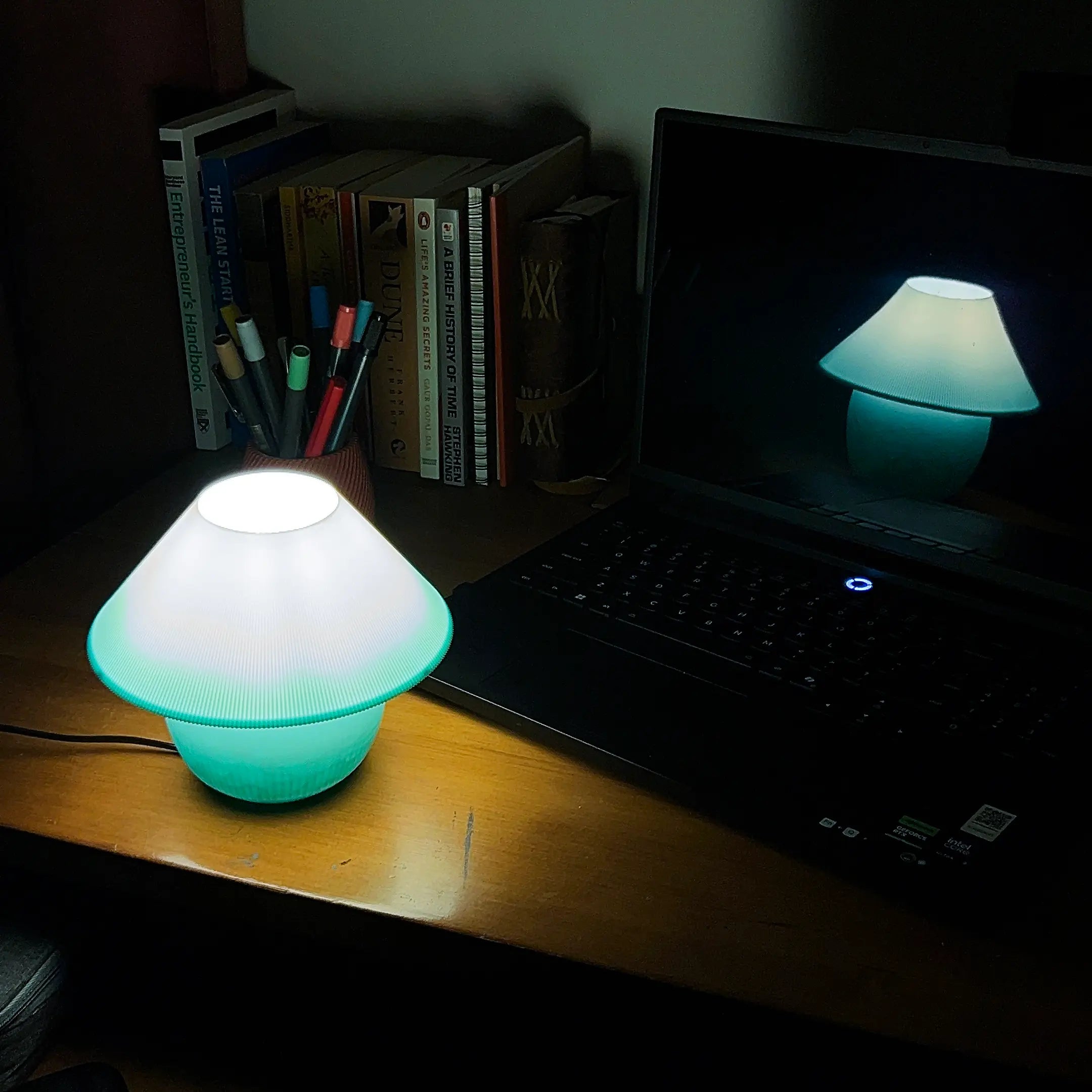 Maia Lamp - Artic Blue