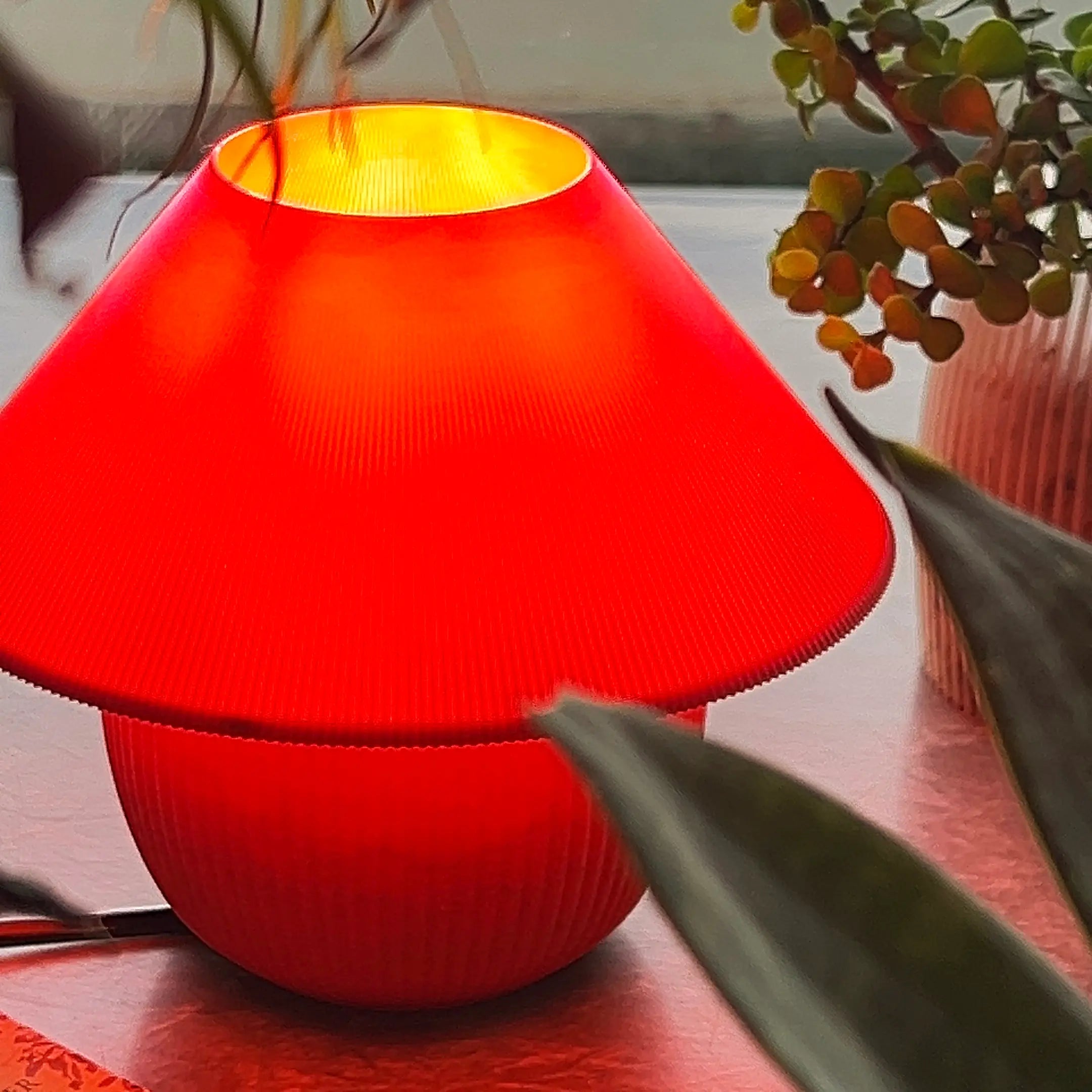 Maia Lamp - Scarlet