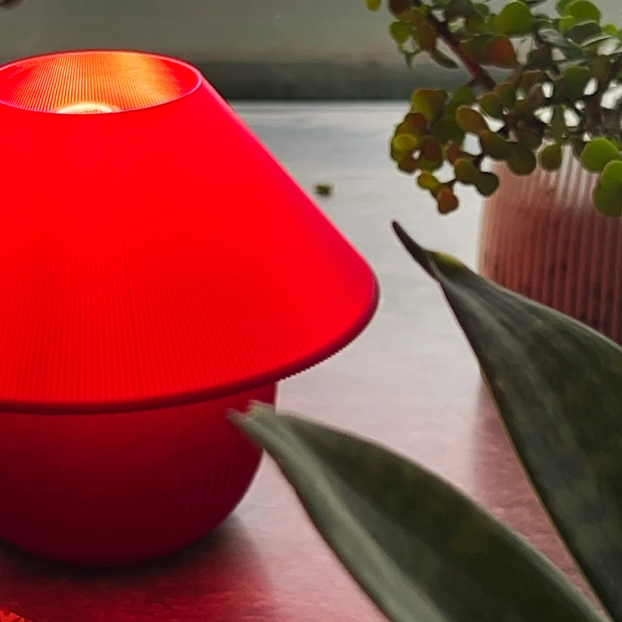 Maia Lamp - Fire Red