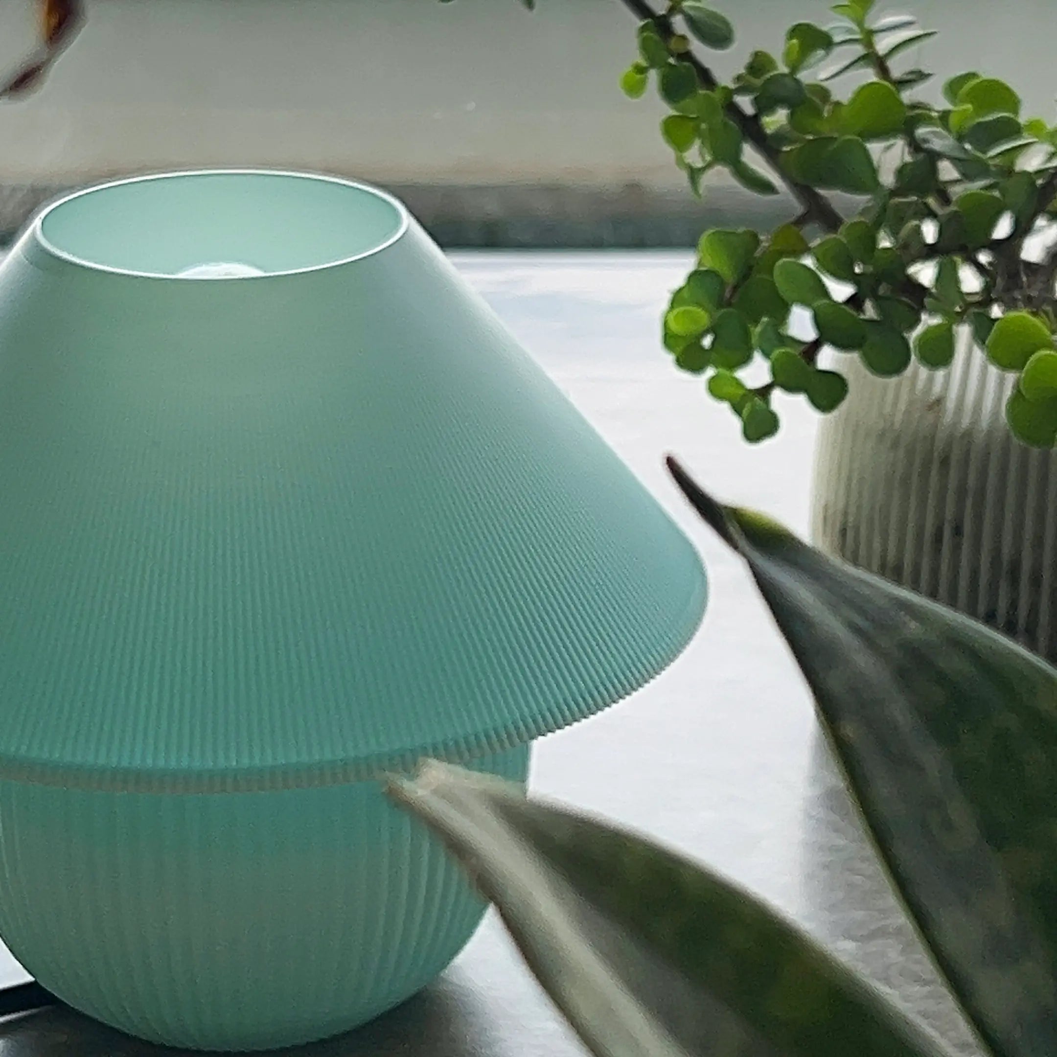 Maia Lamp - Artic Blue