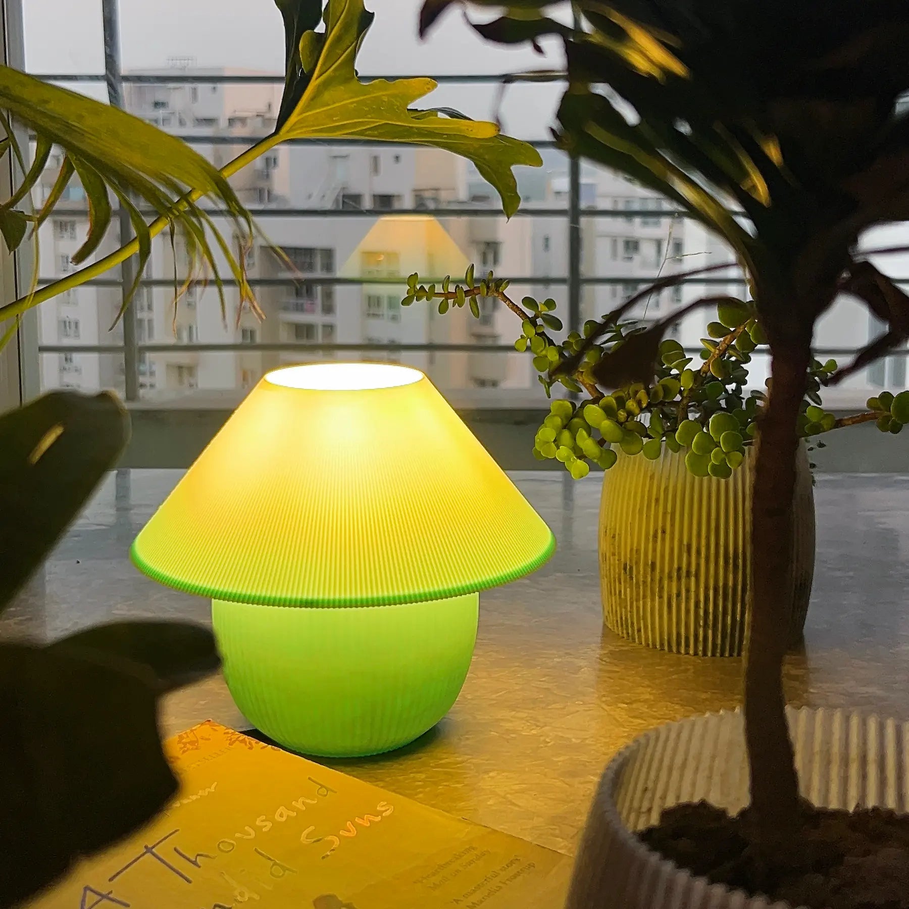 Maia Lamp - Artic Blue