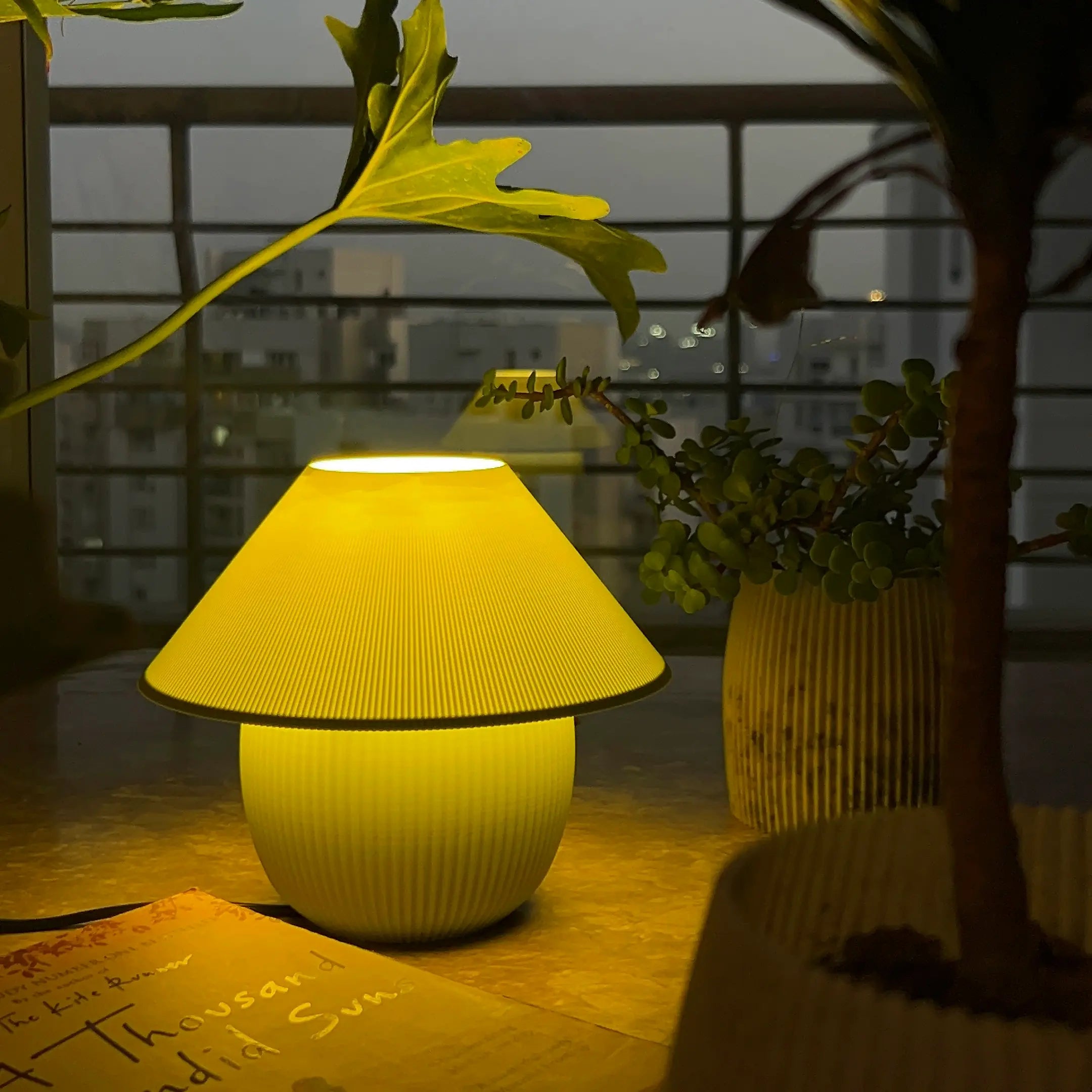 Maia Lamp - Matcha Green